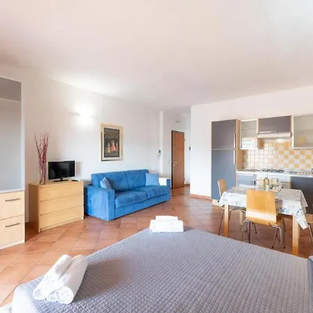 Apartment Relaxing Cristal Blu Studio Sleeps 3 Num1489 Santa Teresa Gallura