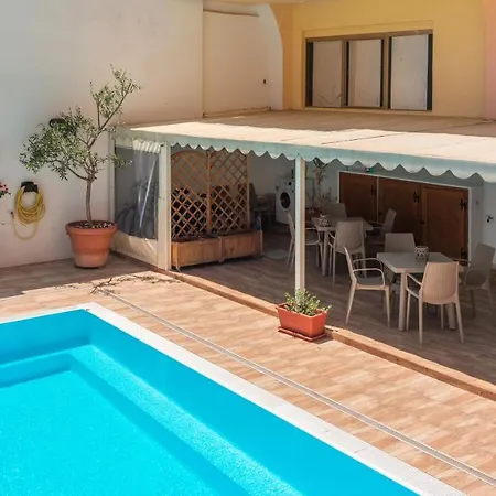 Apartment Relaxing Cristal Blu Studio Sleeps 3 Num1489