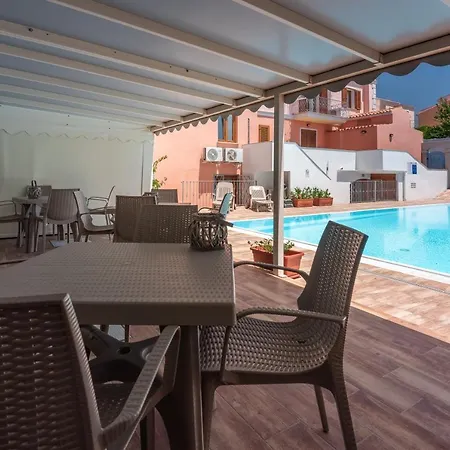 Relaxing Cristal Blu Studio Sleeps 3 Num1489 Santa Teresa Gallura