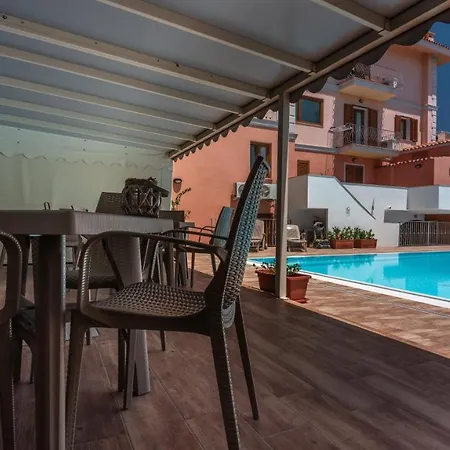 Relaxing Cristal Blu Studio Sleeps 3 Num1489