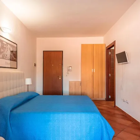 Relaxing Cristal Blu Studio Sleeps 3 Num1489 *